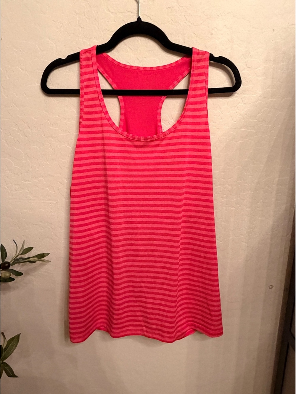 Dangling Womensback Razorback Activewear Hot Pink Tank Top